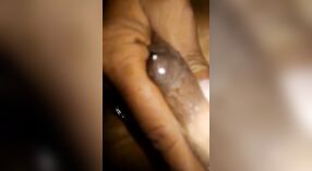 Indian gungingapedah wadon cumshots nyenengke piyambak 0 min 0 sec