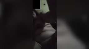 Belleza india se desnuda para una selfie desnuda en este video humeante 10 mín. 20 sec