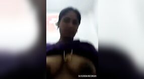 Videochiamata con una splendida Mallu nuda 0 min 0 sec