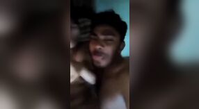 Desi sexo tubo vídeo de um peituda Bangladeshi menina chegando ela Cuzinho socado difícil 2 minuto 50 SEC