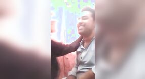 Sexy Video di Kashmiri Coppia romantica Boob Succhiare e Baciare 2 min 20 sec