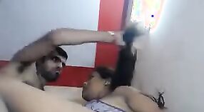Video seks beruap pasangan Desi dengan adegan blowjob panas 36 min 30 sec