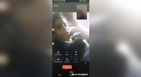 Video porno india sing nampilake bocah wadon telanjang sing nggumunake ing aksi solo 2 min 40 sec