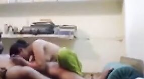 Vídeo de chudai de político indiano fazendo sexo com mulheres na festa 4 minuto 30 SEC