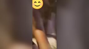 Selfie telanjang seorang gadis Sri Lanka sedang masturbasi 4 min 00 sec