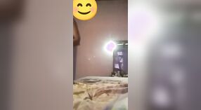 Selfie telanjang seorang gadis Sri Lanka sedang masturbasi 4 min 10 sec