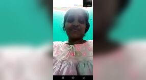 Panggilan telanjang untuk Desi bhabhi berdada dalam video lengkap ini 5 min 20 sec