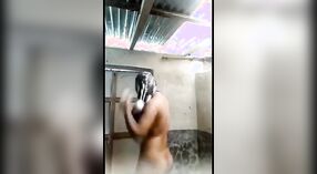 Desi Invisível Nude Solo sessão no banheiro 0 minuto 0 SEC