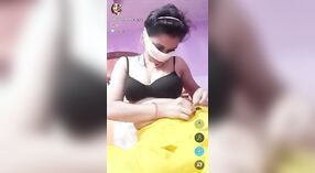 Une Indienne nue Nidhi Kumari taquine en vidéo solo 0 minute 0 sec