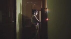 Смотрите онлайн самый горячий индийский секс-фильм: "Создаем сюрприз 2020" 0 минута 0 сек