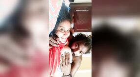 말루 세시에 탐닉 증기 포르노 비디오와 그녀의 애인 1 최소 00 초