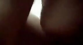 Sex tape maison d'un couple Desi: un couple amateur explore ses désirs 13 minute 40 sec