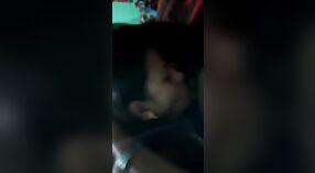 Puta Indiana excitada faz um broche sensual ao seu cliente 0 minuto 0 SEC