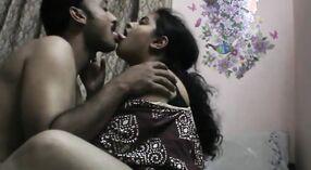 Джиджа Сали трахает киску Дези в этом эротическом видео 1 минута 50 сек