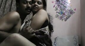 Desi Muschi wird in diesem erotischen Video von Jija Sali geschlagen 2 min 30 s