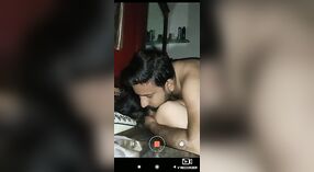 情熱的なセックスをフィーチャーしたインドのカップルの蒸し暑いミュージックビデオ 3 分 00 秒
