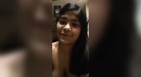 भारतीय कॉलेज लड़की नीचे स्ट्रिप्स और एक अकेला आदमी में इस ऑनलाइन अश्लील वीडियो 12 मिन 20 एसईसी