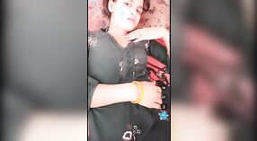 Seksi India babe Ragini Jat dalam Video langsung 0 min 0 sec