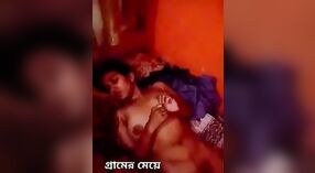 来自孟加拉的Desi Girl想要一个真正的性爱视频 4 敏 20 sec