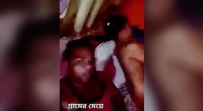 Bocah wadon Desi Saka Bangla kepengin video seks nyata dheweke ing tumindak 0 min 0 sec