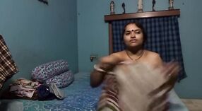 Домашнее видео страстного секса индийской пары 5 минута 40 сек
