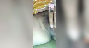 Video Casero en Solitario de una Niña India Desnuda Desi en cuarentena 2 mín. 20 sec