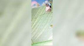 Video Casero en Solitario de una Niña India Desnuda Desi en cuarentena 7 mín. 00 sec