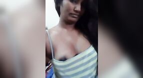 Swati Naidoo Nudo selfie e dito giocare in un vapore XXX video 2 min 50 sec