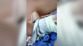 Selfie desnuda de Swati Naidoo y juego con los dedos en un video XXX humeante 4 mín. 00 sec