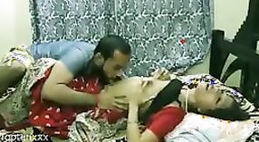 Video indio caliente MMS presenta a Kalpana Bhabhi siendo golpeado 3 mín. 00 sec