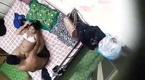 ಭಾರತೀಯ ಮಿಲ್ಫ್ ಚೀಟ್ಸ್ ತನ್ನ ಕಾಲೇಜು ಗೆಳೆಯ ಒಂದು ಸೆಕ್ಸ್ ಪತ್ತೇದಾರಿ 2 ನಿಮಿಷ 10 ಸೆಕೆಂಡು