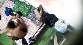 MILF India menipu pacar kuliahnya dengan mata-mata seks 2 min 20 sec