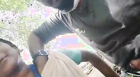 الديك الأسود الهندي الكبير يمتص من قبل مدير تكنولوجيا المعلومات التاميل في الحديقة 2 دقيقة 30 ثانية