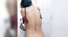 Desi porno model gets çıplak içinde the bathtub için senin viewing zevk 1 dakika 00 saniyelik