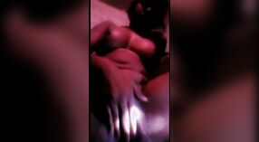 Desi MMC Bangladeshi bhabha trwa nagi selfies z seks zabawki 5 / min 20 sec