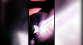 Desi MMC Bangladeshi bhabha prende nudo selfies con sesso giocattoli 7 min 20 sec