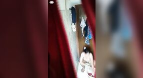 Sexo na casa de banho com uma rapariga Desi que adora ser Marota 1 minuto 00 SEC