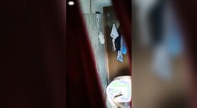 Sexo na casa de banho com uma rapariga Desi que adora ser Marota 5 minuto 00 SEC