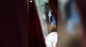 Sexo na casa de banho com uma rapariga Desi que adora ser Marota 7 minuto 40 SEC