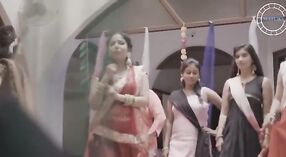La vidéo porno indienne Kotkha de Nuefliki est à voir absolument 25 minute 20 sec