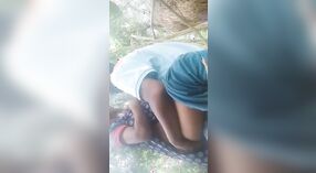 Desi-Liebhaber gönnen sich outdoor-sex mit Musik - ein heißes porno-video 0 min 0 s