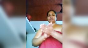 Video solo seksi bibi Malayali dengan payudara besar 0 min 0 sec