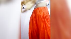 Un seducente video di una splendida donna indiana crossdressing 2 min 20 sec