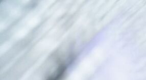இந்திய குழந்தை வெள்ளரி-கருப்பொருள் சுயஇன்பத்தில் ஈடுபடுகிறது 5 நிமிடம் 00 நொடி