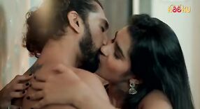 Naya NaveliとMasalaのセックスをフィーチャーしたMoviesflixのブルー映画 3 分 30 秒