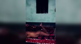 El sexo duro de una pareja de Bangla Gazipur es grabado en un video MMS filtrado 8 mín. 40 sec