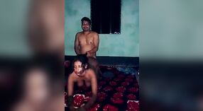 Le sexe hardcore d'un couple de Bangla Gazipur est filmé dans une vidéo MMS divulguée 0 minute 0 sec