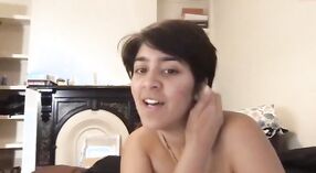 Nagie filmy Sexy Indian influencer w skandalicznym show 1 / min 20 sec