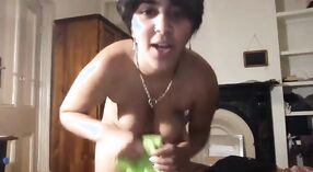 Vídeo nu de um influenciador Indiano Sexy num espectáculo escandaloso 4 minuto 20 SEC