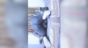Sexy bengalisches Callgirl hat Sex mit ihrem Kunden in diesem dampfenden Video 3 min 00 s
